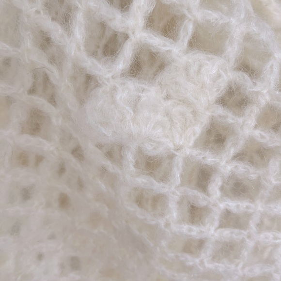 Vintage Knit Shawl Wrap With Heart Design - Picture 3 of 5